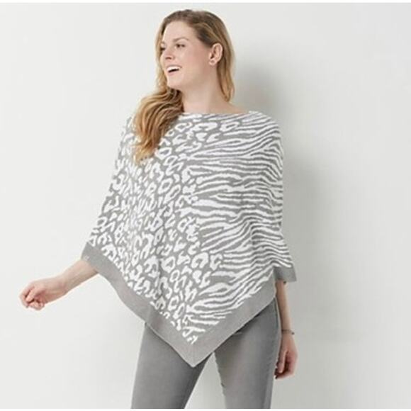 Barefoot Dreams Dove Gray Print CozyChic Ultra Lite Ocean Breeze Sweater Poncho - Picture 6 of 9